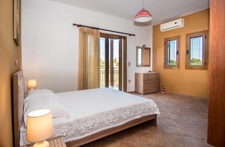 Villa Irida Afrato Екстер'єр фото