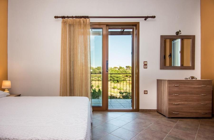 Villa Irida Afrato Екстер'єр фото