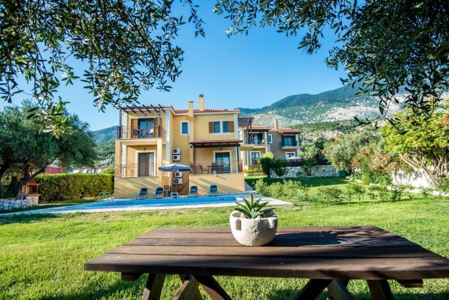 Villa Irida Afrato Екстер'єр фото